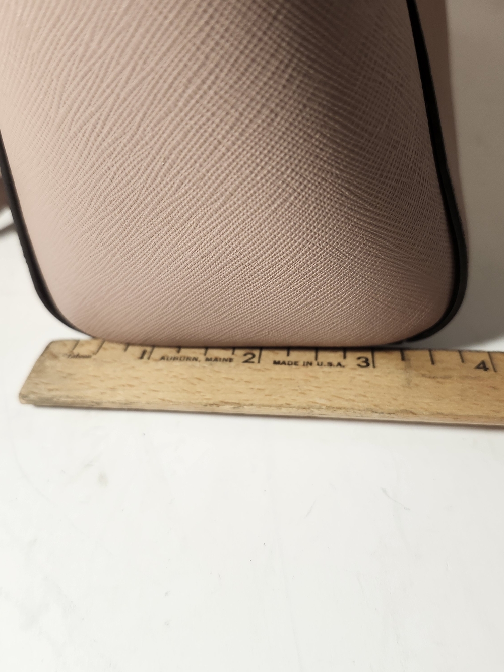 Michael Kors Women's Leather Crossbody Bag in Taupe/ Pastel Pink Hamilton - Picture 15 of 16